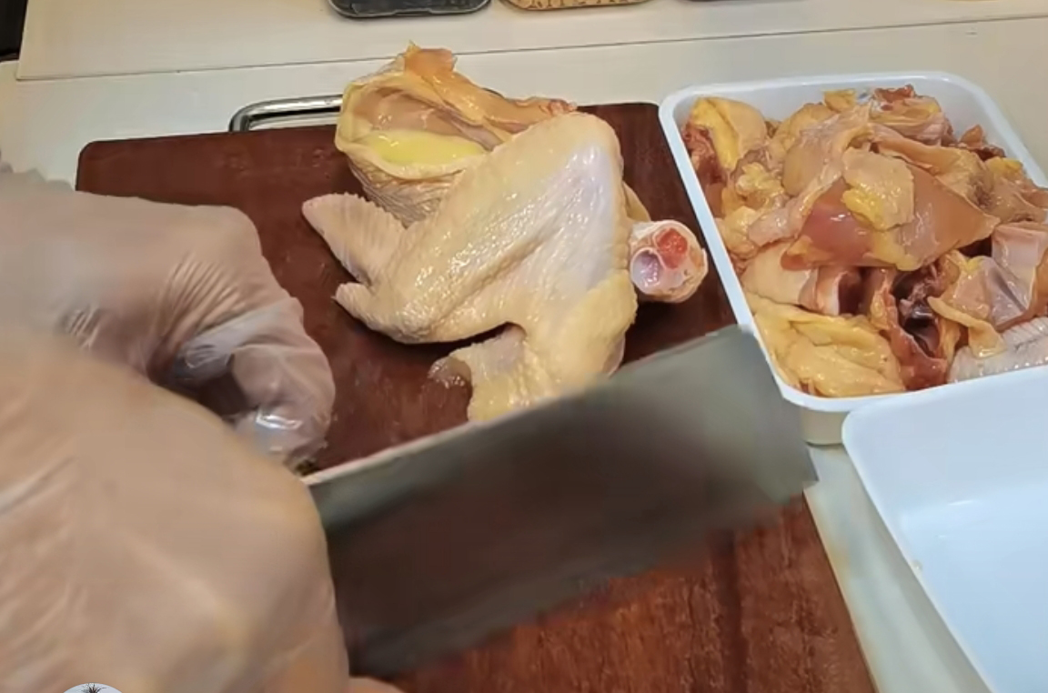 制作文山三七汽锅鸡步骤