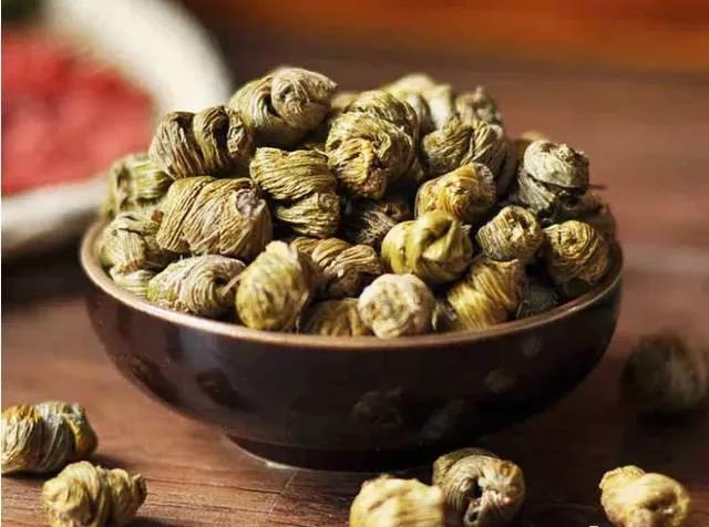 西洋参搭配这5种药材一起吃功效惊人！
