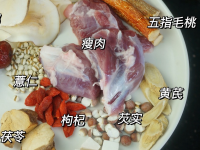 五指毛桃和土茯苓煮水的做法