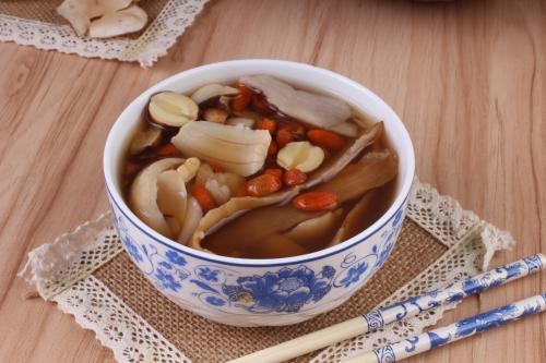 西洋参红枣枸杞水的功效：养颜滋补...